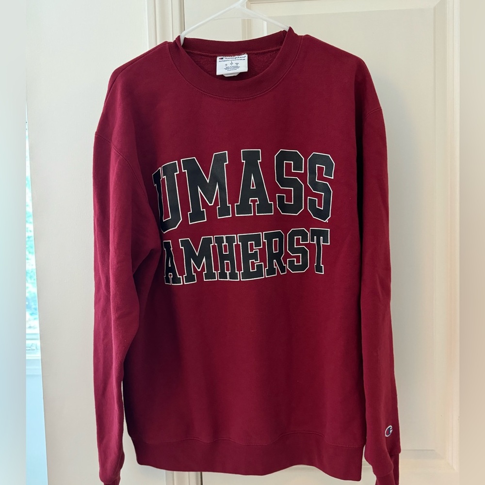 UMASS Amherst collegiate crewneck